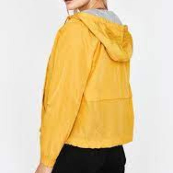 Hooded Cropped Windbreaker - Picture 2 of 4